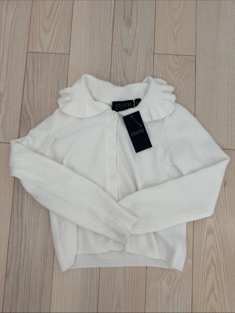 Ruffled Collar Button-Front Cardigan in white xs